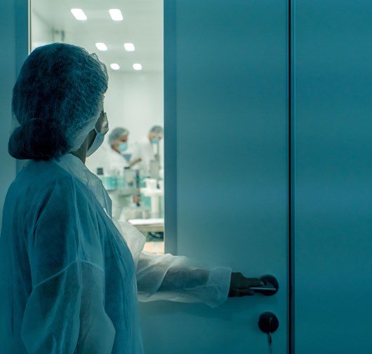 Professionnelle en laboratoire modulaire Kum Concept conforme aux normes GMP, OMS et ISO 14644