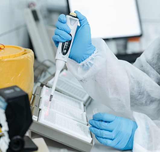 Laboratoire de biologie moléculaire Kum Concept : environnement isolé pour PCR, extraction, amplification et séquençage génétique