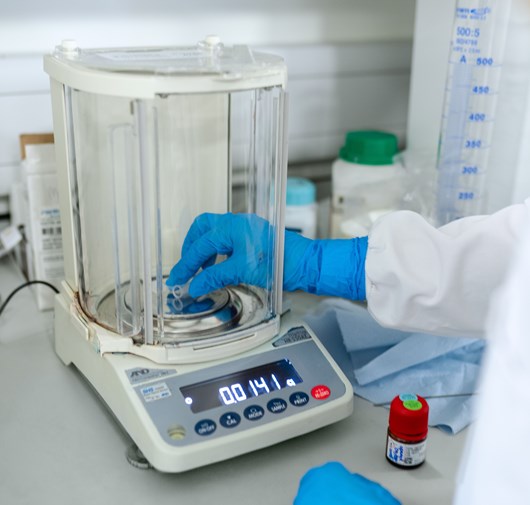 Laboratoire d'analyse modulaire Kum Concept : chromatographie, spectrométrie et biologie moléculaire en environnement contrôlé